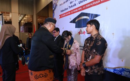FT USM Lepas 71 Calon Wisudawan, Dekan Tekankan Pentingnya Karakter dan Profesionalisme