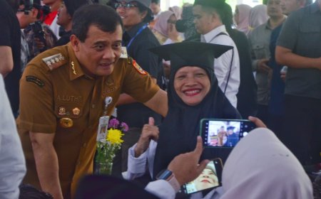 Seribu Keluarga Lulus Jadi PKH, Gubernur Ahmad Luthfi Dorong Kemandirian Warga