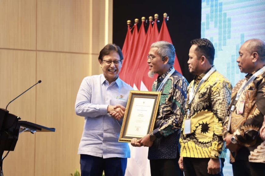Gubernur Ahmad Luthfi Raih Penghargaan Kemenkes atas Keberhasilan Jateng Tekan Angka Stunting