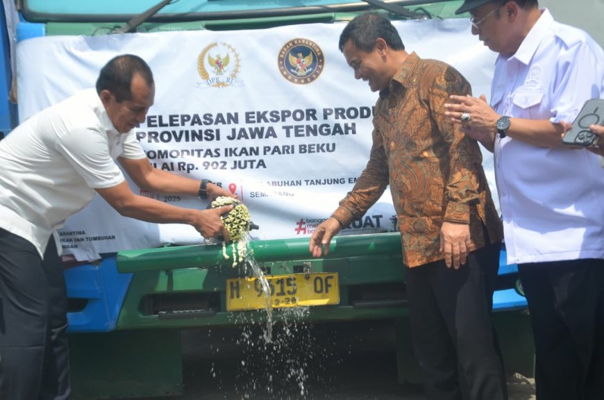 Ahmad Luthfi Lepas Ekspor UMKM Jateng, Target 2026 Tembus Rp20 Triliun