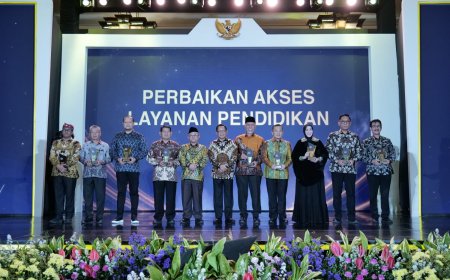 Kota Semarang Raih Penghargaan Kemendagri 2025 Bidang Pendidikan