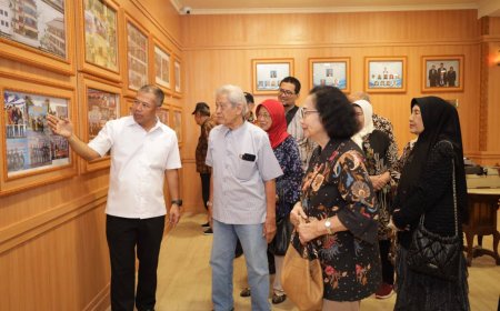 Alumni FE UNDIP Angkatan 1963 Kunjungi USM, Terharu Sambutan Hangat Rektor