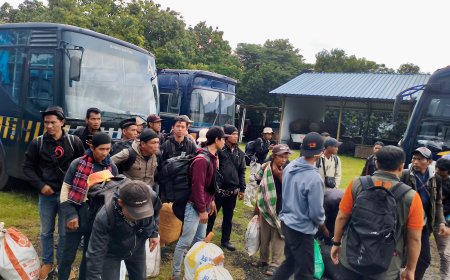 Pemprov Jateng Pulangkan 100 Warga Terdampak Banjir Sumatera