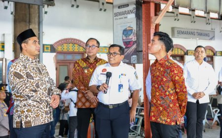 Wagub Jateng Dampingi Wapres Tinjau Pelayanan Nataru di Stasiun Tawang Semarang