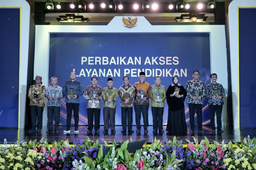 Kota Semarang Raih Penghargaan Kemendagri 2025 Bidang Pendidikan