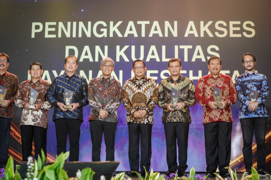 Pemprov Jateng Raih Penghargaan Layanan Kesehatan Terbaik Nasional 2025
