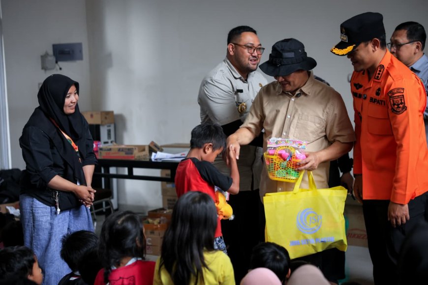 Gubernur Jateng Tinjau Lokasi Banjir dan Longsor di Purbalingga, Salurkan Bantuan Rp700 Juta
