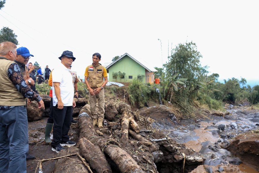 Gubernur Jateng Cek Langsung Penanganan Pascabencana Banjir dan Longsor di Pemalang