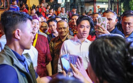 Inklusivitas Imlek Tercermin dalam Pasar Semawis Semarang