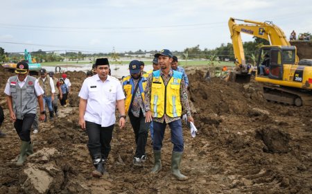 Taj Yasin Targetkan Penutupan Tanggul Sungai Tuntang Rampung 3 Hari