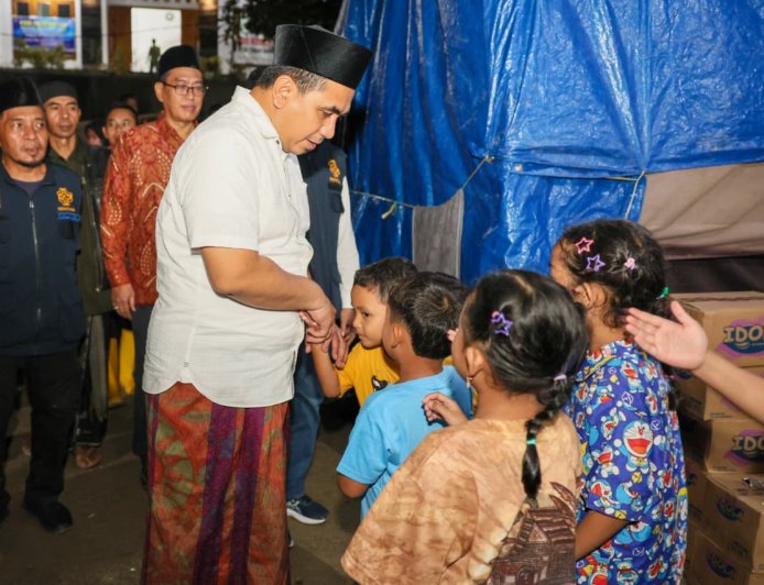 Kunjungi Pengungsi Tanah Gerak di Tegal, Taj Yasin Dorong Percepatan Pembangunan Huntara