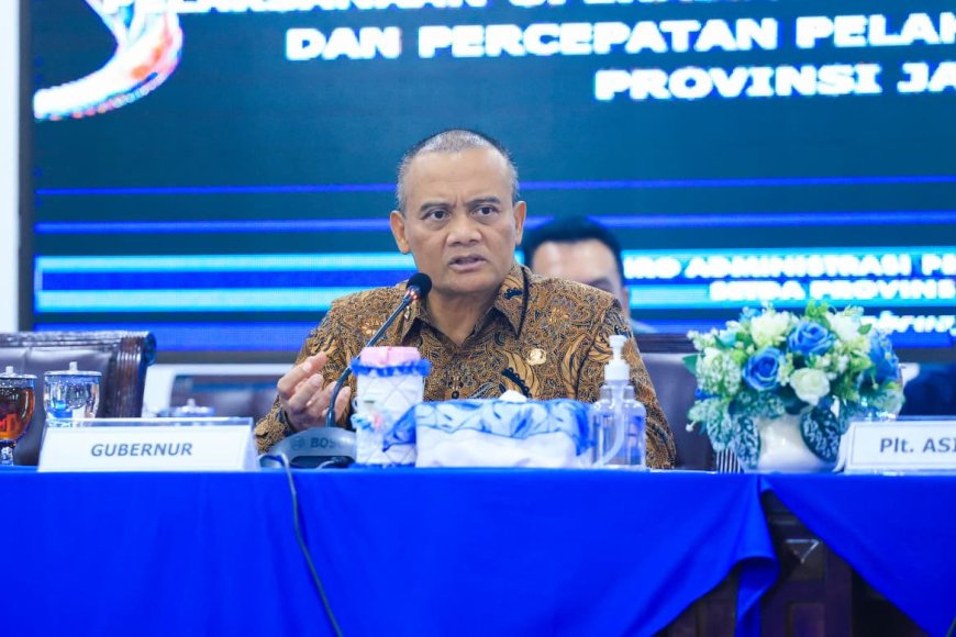 Ahmad Luthfi Siapkan Gerakan Bersih Sampah Massal di Jawa Tengah