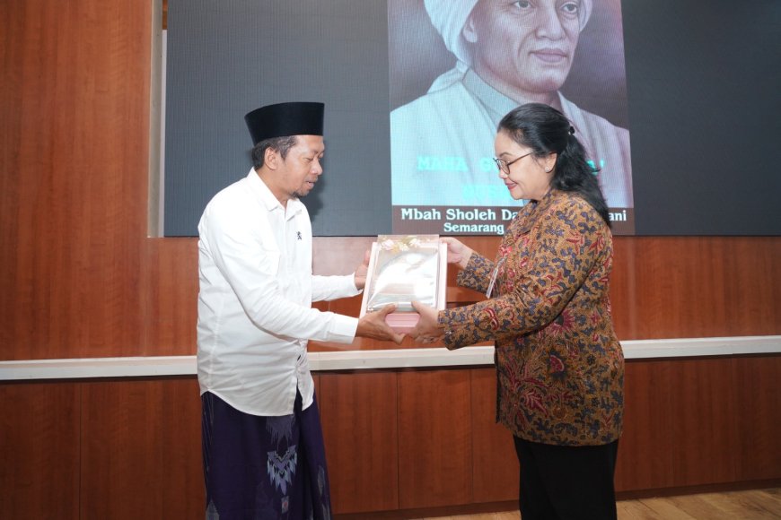Perkuat Memori Sejarah Warga, Pemerintah Kota Semarang Anugerahkan Penghargaan untuk KH Sholeh Darat