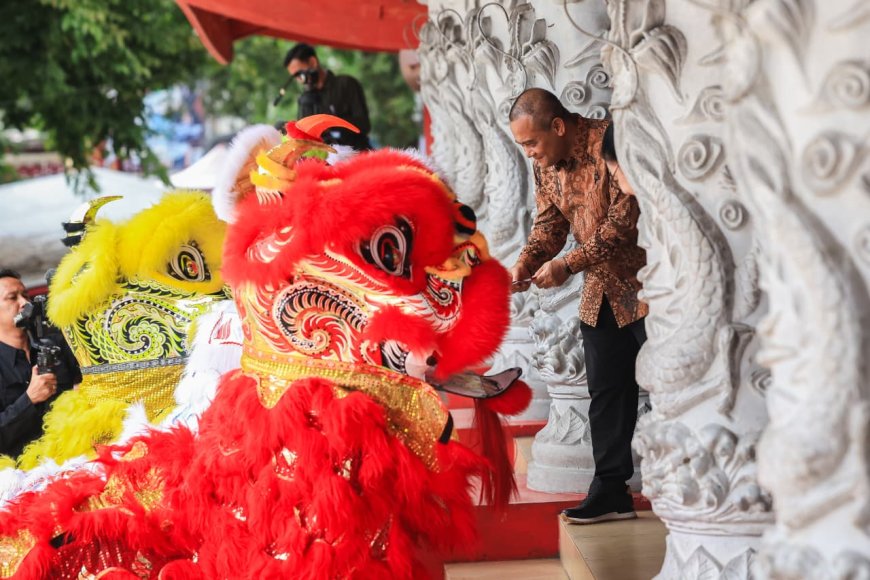 Hadiri Imlek di Sam Poo Kong, Gibran dan Ahmad Luthfi Soroti Dampak Wisata