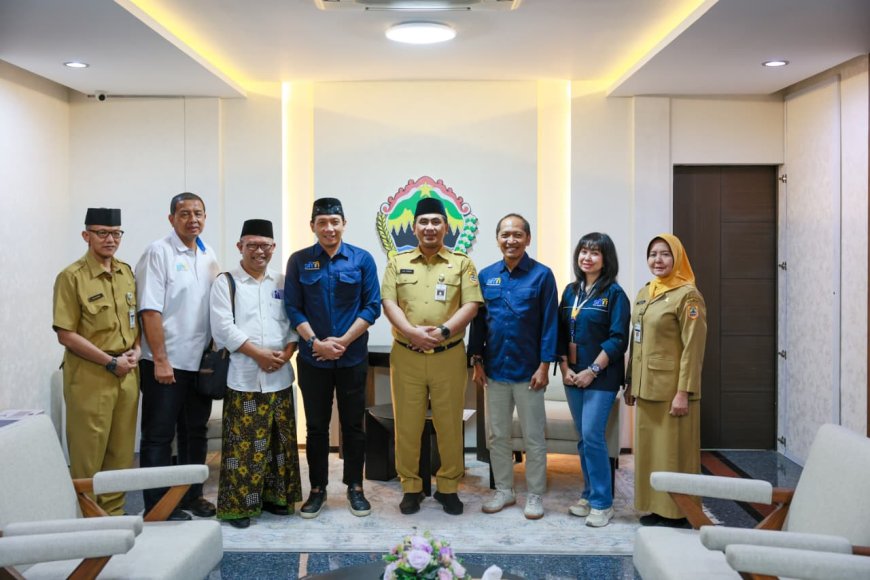 Taj Yasin Maimoen Dorong Santri Tingkatkan Kemampuan Menulis Hadapi Era Digital