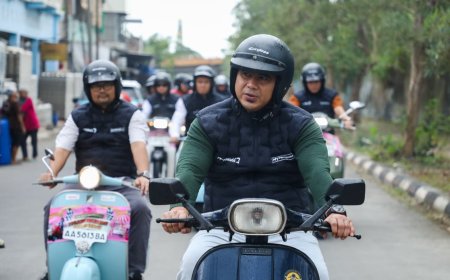 Gus Yasin Tinjau SPBU di Semarang Naik Vespa, Pastikan Stok BBM Aman Jelang Lebaran