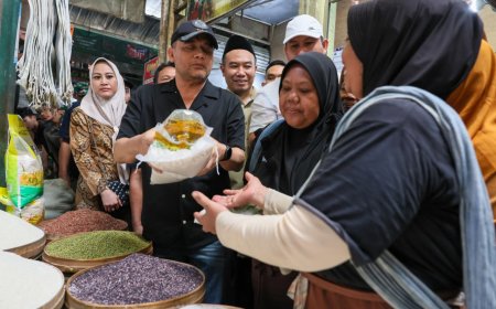 Jelang Lebaran, Gubernur Jateng Sidak Pasar Pastikan Harga Stabil dan Stok Aman