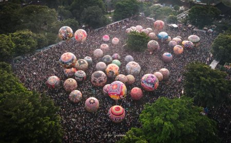 Puncak Festival Mudik 2026, Puluhan Balon Udara Meriahkan Langit Wonosobo