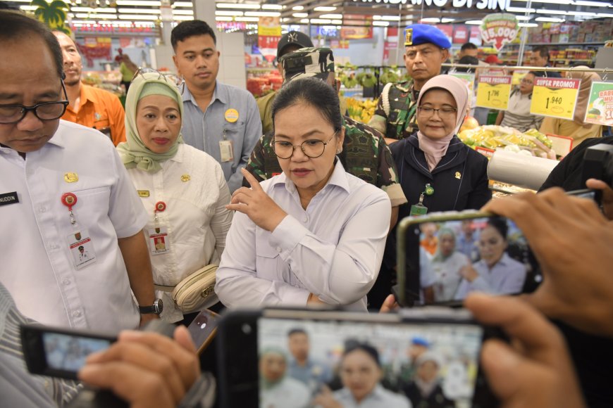 Pemkot Semarang Bersihkan dan Perbaiki Sarpras Warga Terdampak Jebolnya Tanggul Kali Plumbon
