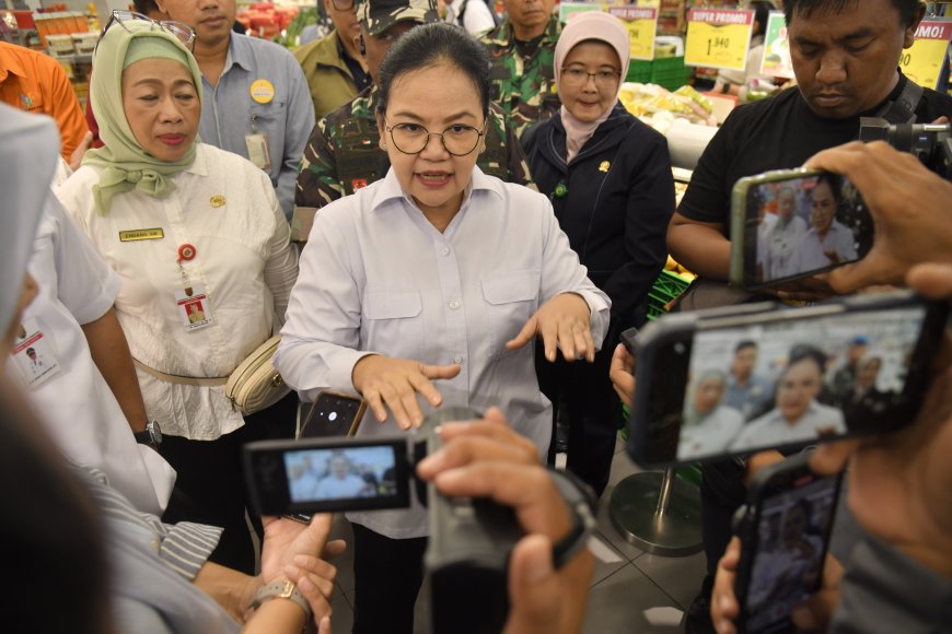 Pemkot Semarang Bersihkan Dampak Jebolnya Tanggul Kali Plumbon dan Lakukan Perbaikan Darurat
