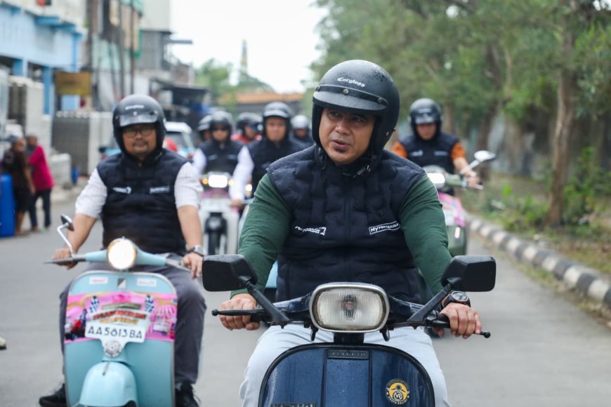 Gus Yasin Tinjau SPBU di Semarang Naik Vespa, Pastikan Stok BBM Aman Jelang Lebaran
