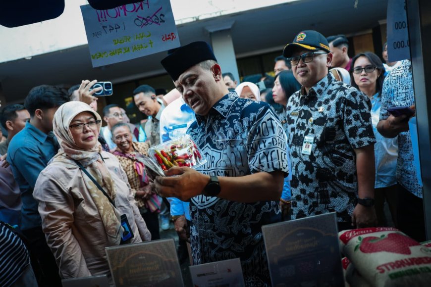 Ratusan Pekerja Informal Terima Bantuan 2 Ton Beras dari Pemprov Jateng
