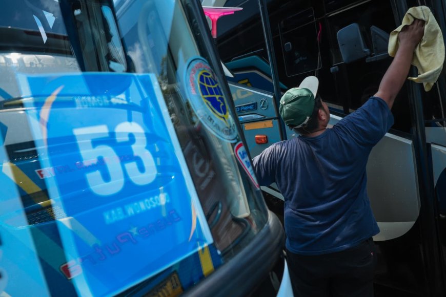 Ratusan Bus di TMII Siap Angkut Ribuan Warga Jateng dalam Program Mudik Gratis