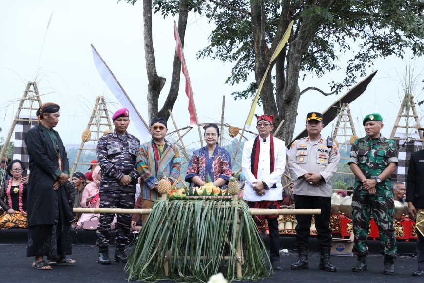 Pemkot Semarang Padukan Seni Modern dan Ritual Sesaji Rewanda di Goa Kreo
