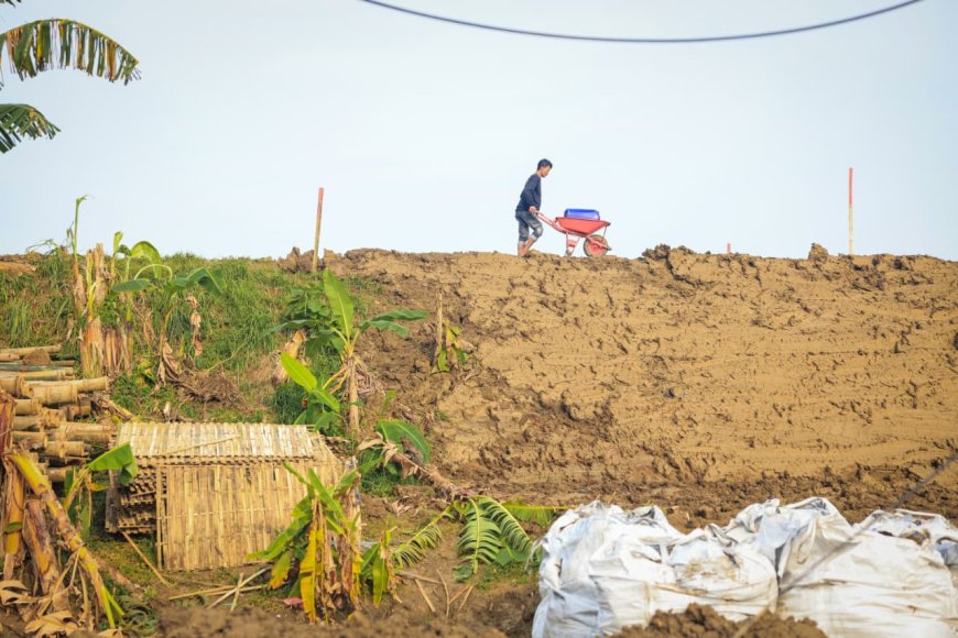Tanggul Sungai Tuntang Retak, Pemprov Jateng Desak Perbaikan Segera