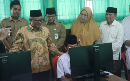 Mendikdasmen Resmikan Revitalisasi Puluhan Sekolah di Kabupaten Semarang dan Pati