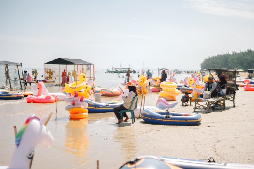 Karangjahe Beach Pimpin Kunjungan Wisata Lebaran di Rembang