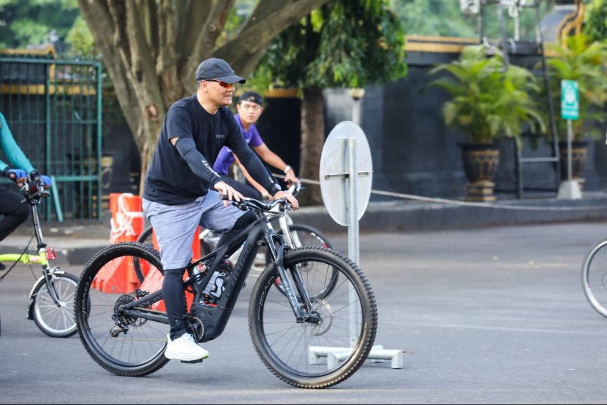 Ahmad Luthfi Ajak Hemat Energi Lewat Gerakan Bersepeda ke Kantor