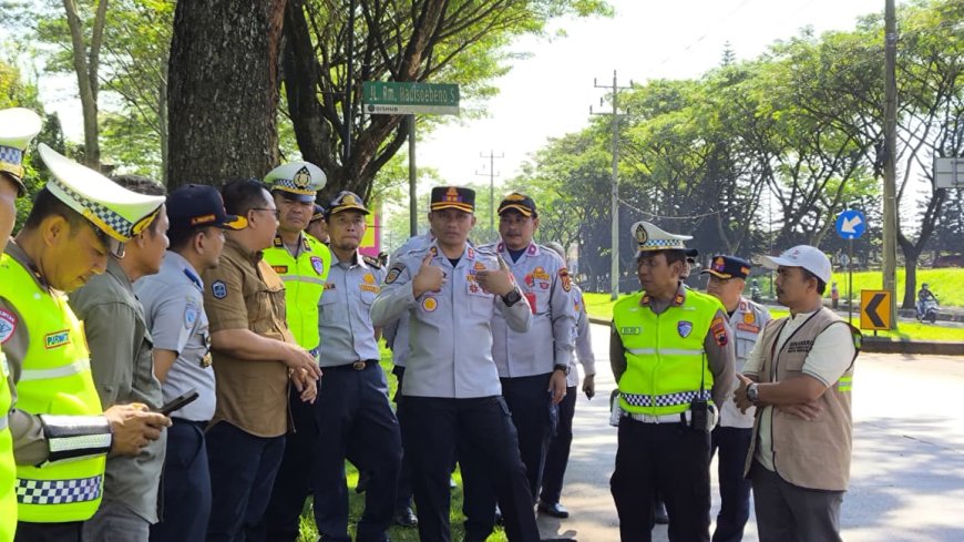 Dishub Semarang Pasang Portal dan CCTV di Silayur, Tekan Pelanggaran Truk Tronton