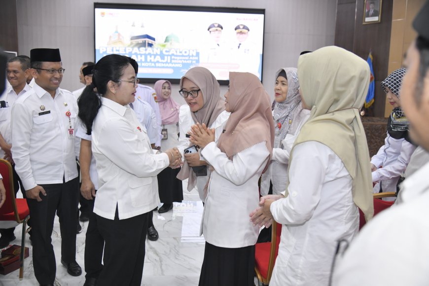 Wali Kota Lepas 63 ASN Pemkot Semarang Berhaji, Tekankan Pelayanan dan Keteladanan