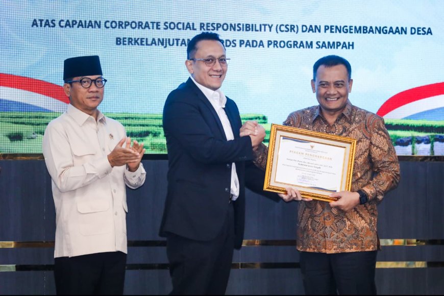 Ahmad Luthfi Raih Penghargaan Nasional Berkat Program Pengelolaan Sampah Berbasis Desa