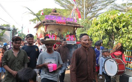 Sedekah Laut Tambak Lorok 2026, Agustina Ajak Warga Jaga Harmoni Laut dan Manusia
