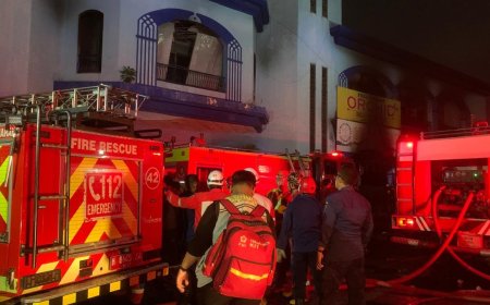 Respons Cepat Damkar Semarang Jinakkan Api di Metro Sport Center dalam Dua Jam