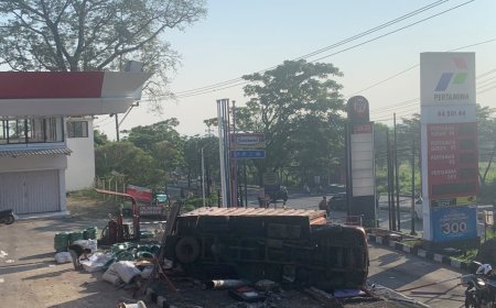 Dishub Sebut Human Error Jadi Penyebab Truk Terguling di SPBU Silayur Semarang