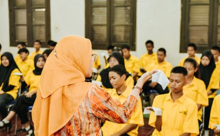 Mahasiswa Kampanyekan Anti-Bullying dan Penghargaan Diri di SMKN 5 Semarang