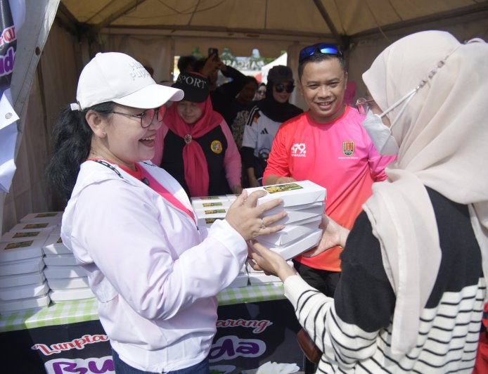 Wali Kota Agustina Sulap Sampah Jadi Berkah di Lumpiavaganza, Ribuan Warga Serbu Simpang Lima
