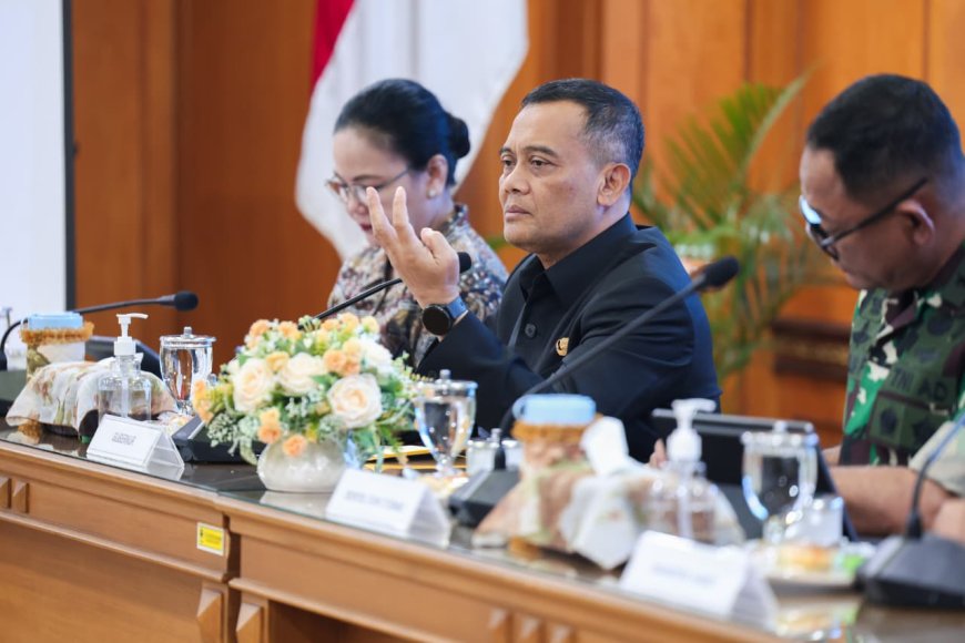 Luthfi Bahas Proyek Sampah Jadi Bahan Bakar Bersama Utusan KSAD di Semarang