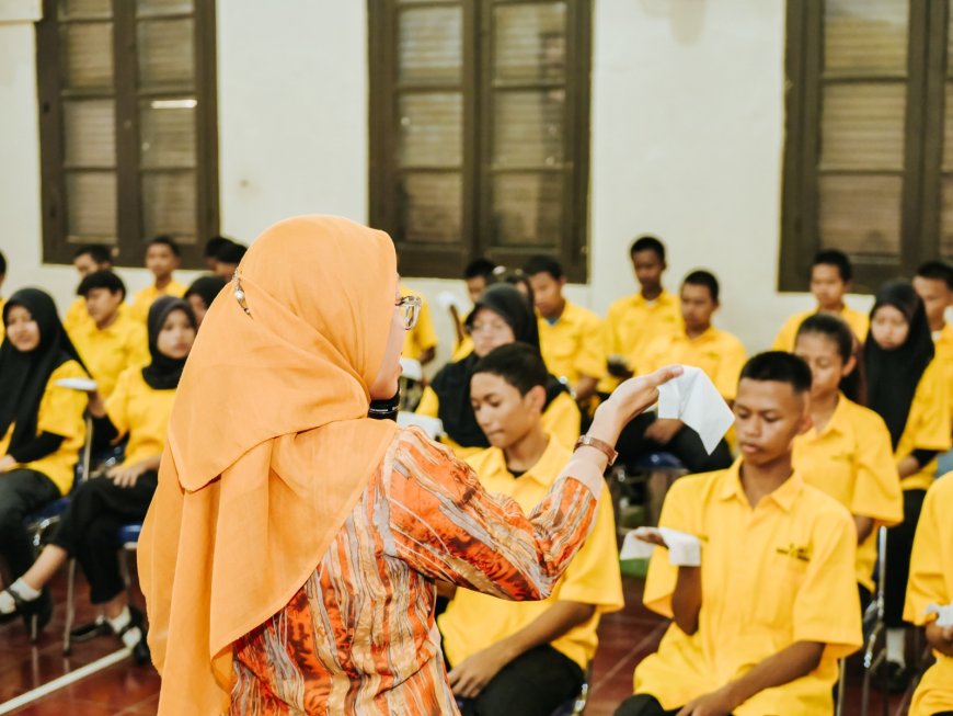 Mahasiswa Kampanyekan Anti-Bullying dan Penghargaan Diri di SMKN 5 Semarang