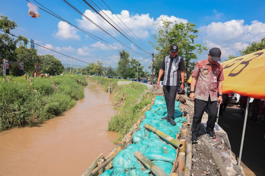 Tanggul Sungai Plumbon Jebol, Pemprov Jateng Siapkan Huntara dan Normalisasi Sungai