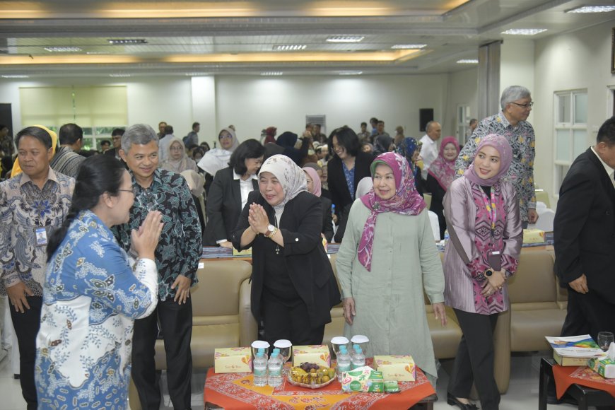 Hadiri Pelantikan ISEI Semarang, Agustina Dorong Kolaborasi Lewat Program Waras Ekonomi
