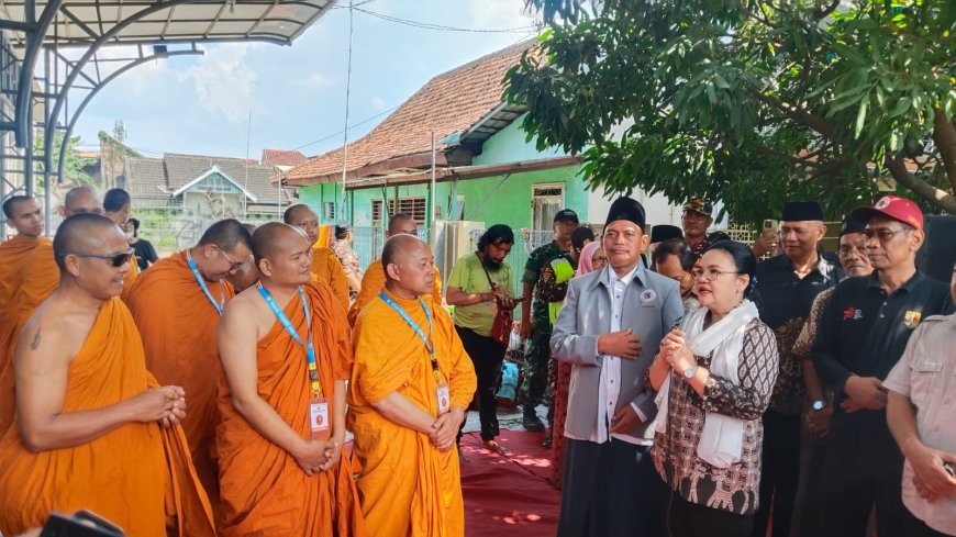 Wali Kota Semarang Sambut Biksu Thudong di Masjid Al Falah, Perkuat Semangat Semarang Damai