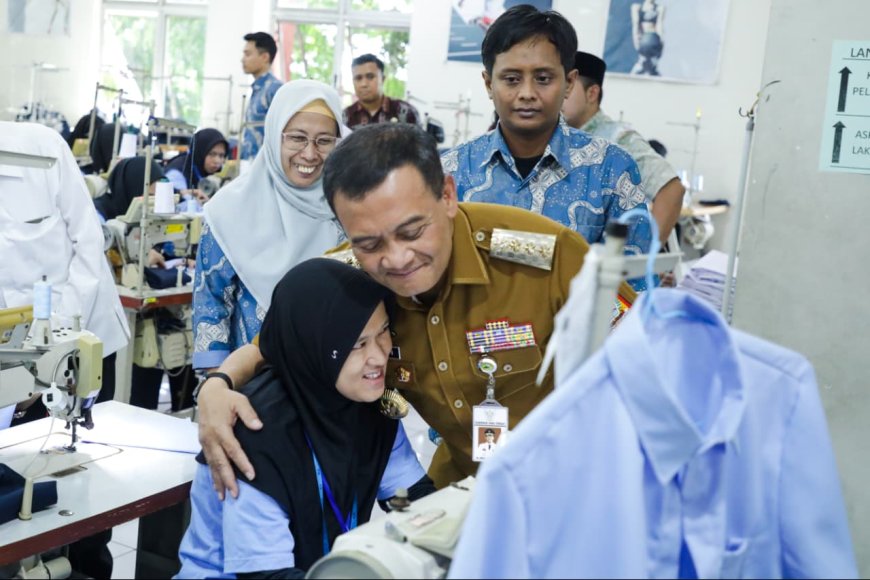 Bukan Sekadar Pelatihan, Pemprov Jateng Bekali Warga Miskin Gratis hingga Langsung Disalurkan Kerja