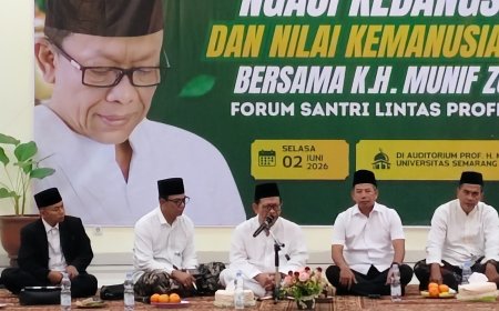 KH Munif Zuhri di USM: Kunci Hidup Tenang Bukan Harta dan Jabatan, Melainkan Iman