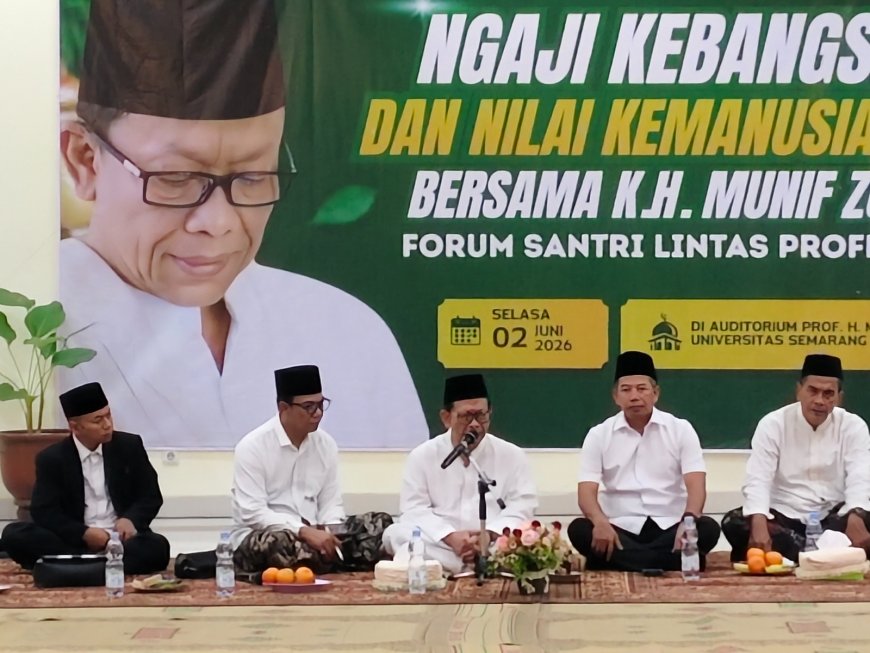 KH Munif Zuhri di USM: Kunci Hidup Tenang Bukan Harta dan Jabatan, Melainkan Iman