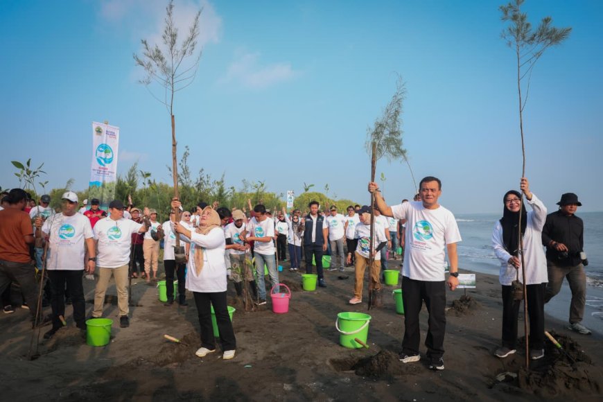 Luthfi Gaungkan Mageri Segoro, Puluhan Ribu Mangrove Ditanam untuk Selamatkan Pesisir Jateng